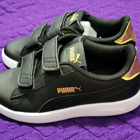 Puma kids Black and Gold size 13C - Picture 5 of 6